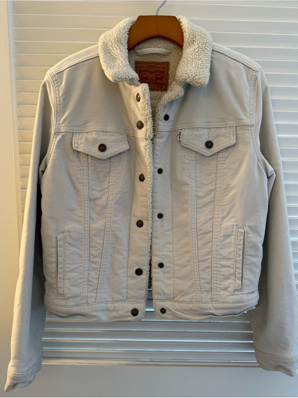 Levi's women Cream Sherpa Trucker Jacket corduroy